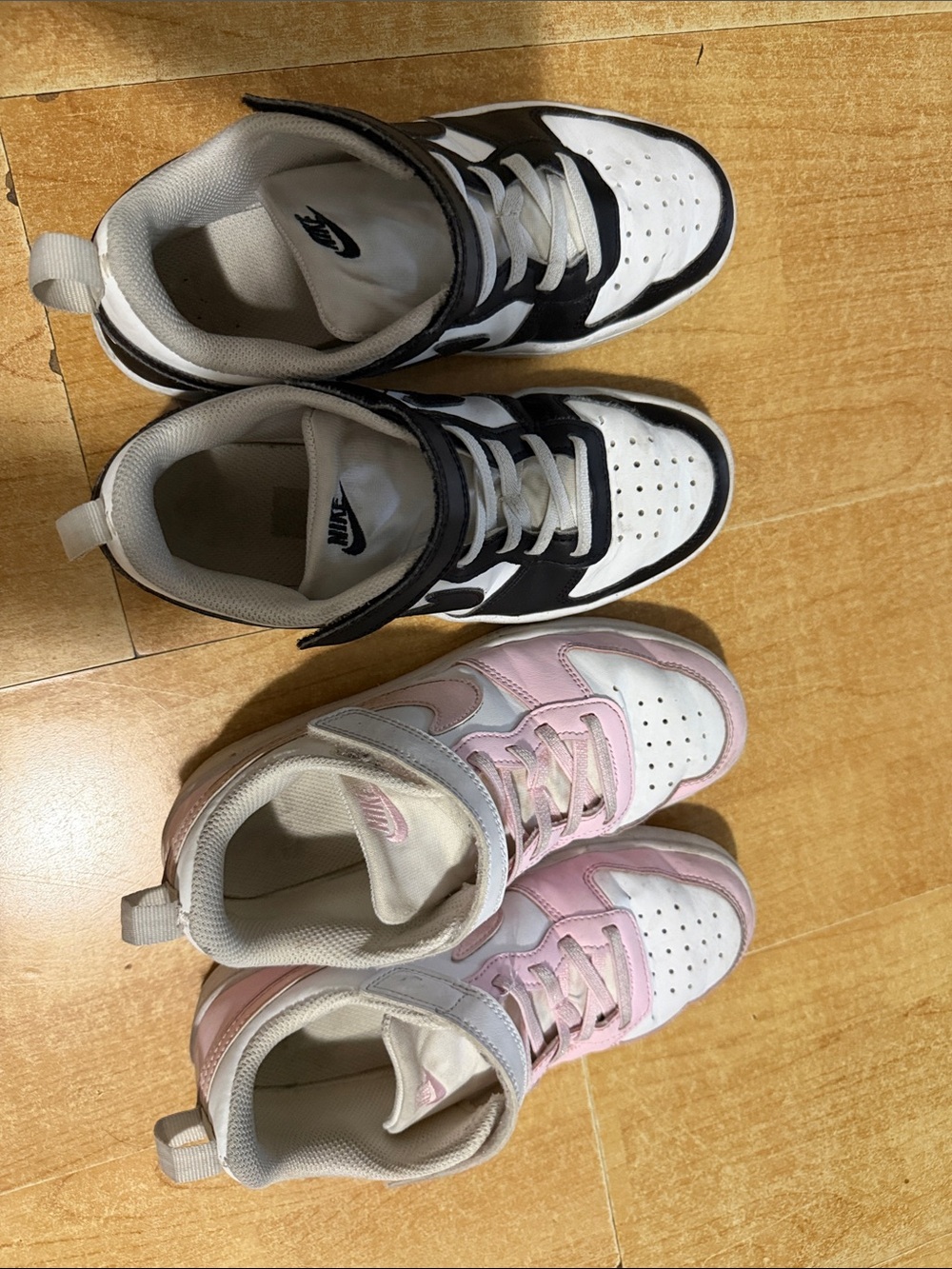 Nike Kids Sneakers in Black/White and Pink/White